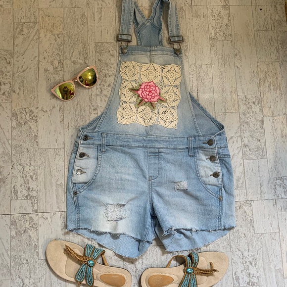LEI Upcycled 90's Vintage shortalls/overall brat - Picture 6 of 8